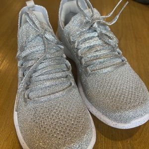 APL TechLoom Breeze in Metallic Silver